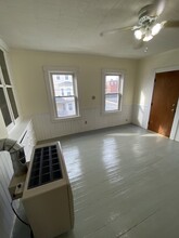 124 Crapo St in New Bedford, MA - Building Photo - Building Photo