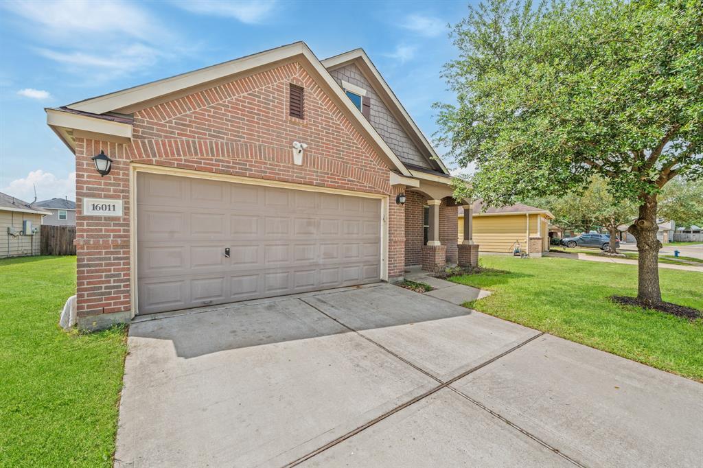 16011 Arapaho Bend Ln in Cypress, TX - Building Photo