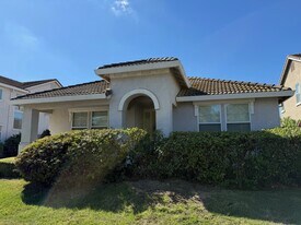 9178 Bearint Way in Elk Grove, CA - Building Photo