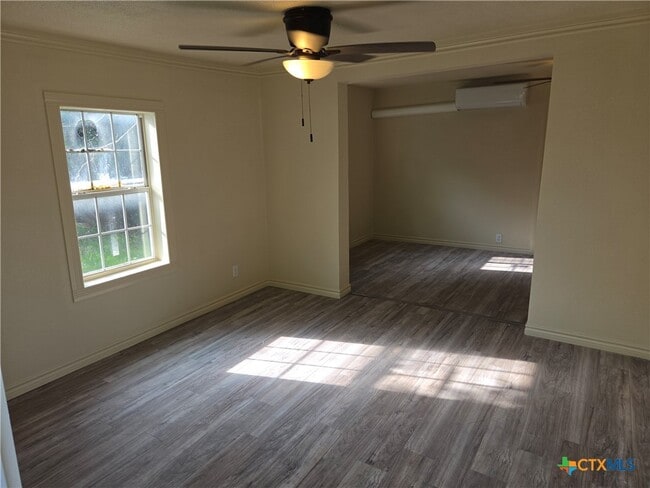 602 E Whitson St in Moody, TX - Building Photo - Building Photo