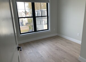 157 Everett St in Boston, MA - Building Photo - Building Photo