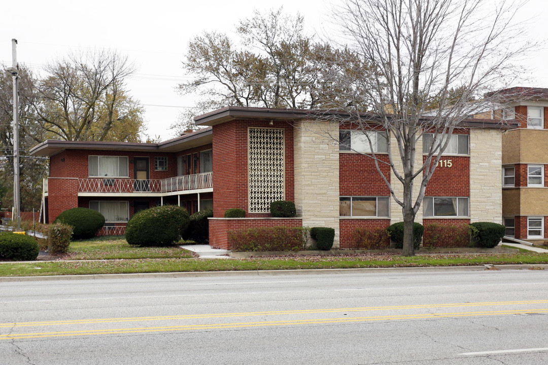 9115 W Cermak Rd in North Riverside, IL - Building Photo