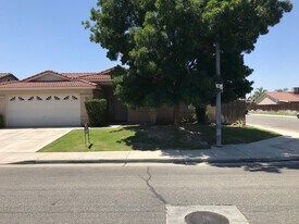5103 Casa Bonita Dr in Bakersfield, CA - Building Photo