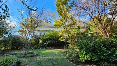 1430 Alford Ave, Unit White House in Hoover, AL - Foto de edificio - Building Photo