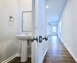 407 Mariene Dr in Greenville, SC - Building Photo - Building Photo
