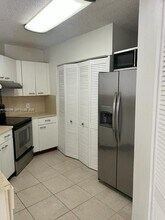 6292 NW 186th St, Unit 214 in Hialeah, FL - Building Photo - Building Photo
