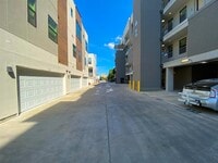 2401 Crawford St photo'