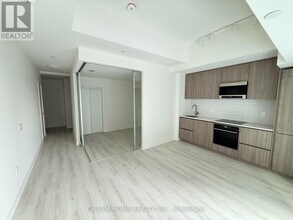 120 Broadway Ave in Toronto, ON - Building Photo - Building Photo