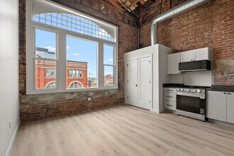 266 E Michigan Ave, Unit 403 in Kalamazoo, MI - Building Photo - Building Photo