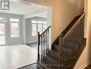 5 Drake Ave in Brant, ON - Building Photo - Building Photo