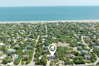 54 Cliff Rd in Amagansett, NY - Building Photo - Building Photo