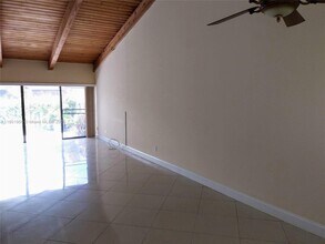 2675 Parkview Dr S in Hallandale Beach, FL - Building Photo - Building Photo
