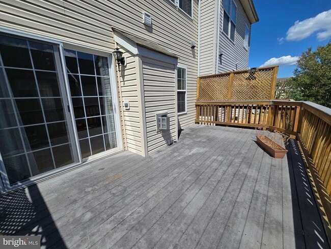 14048 Rockingham Rd in Germantown, MD - Building Photo - Building Photo