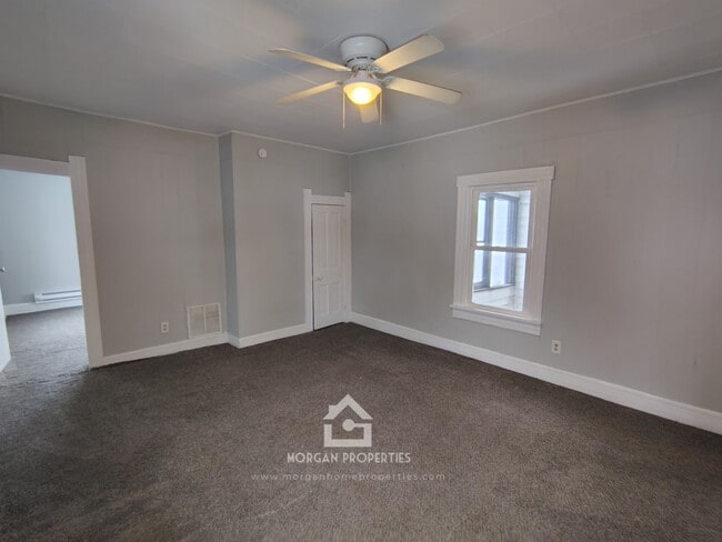 1712 Main St, Unit 2 in Anderson, IN - Foto de edificio - Building Photo