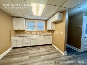 1604 Yale Ave NW in Canton, OH - Foto de edificio - Building Photo