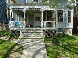 2314 Ashland Ave, Unit 3 in Cincinnati, OH - Building Photo