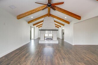 202 S Cummings Dr in Alvarado, TX - Building Photo - Building Photo