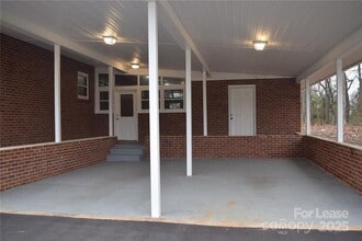 1507 23rd St NE in Hickory, NC - Building Photo - Building Photo