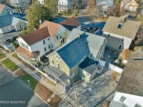 135 Church St, Unit Floor 2 Unit in Saratoga Springs, NY - Foto de edificio - Building Photo