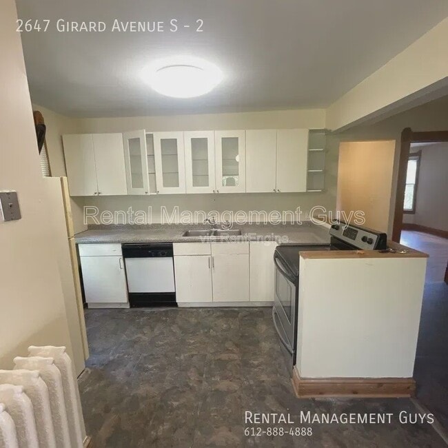 2647 Girard Ave S in Minneapolis, MN - Building Photo - Building Photo
