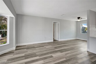 3389 Dunbar St in Port Charlotte, FL - Building Photo - Building Photo