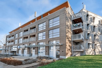 43Twenty Residences in Vancouver, BC - Building Photo - Building Photo