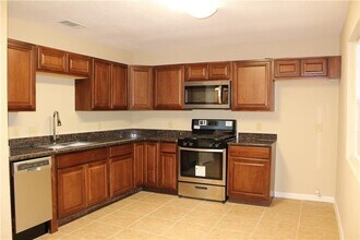 2409 Village Walk in Austin, TX - Building Photo - Building Photo