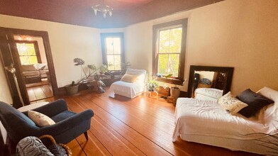 1104 Madison St in Port Townsend, WA - Building Photo - Building Photo