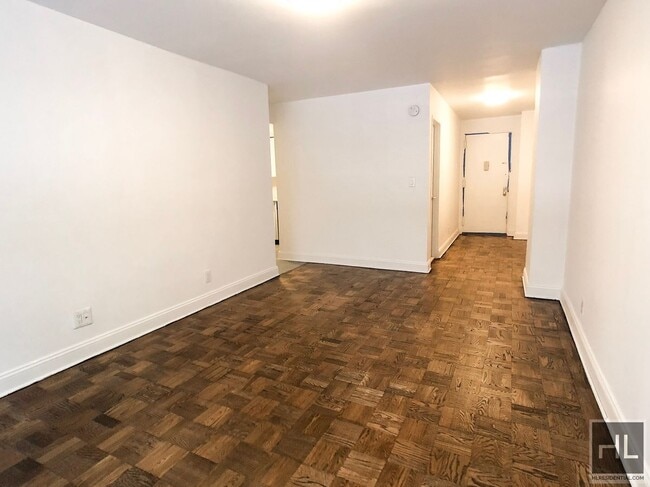 EAST 56 STREET in New York, NY - Building Photo - Building Photo