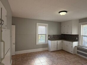 148 George St, Unit 2L in Medford, MA - Building Photo - Building Photo