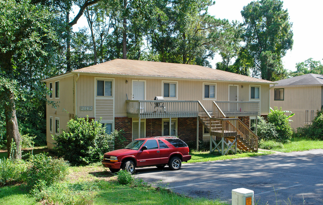 2142 Corinne St in Tallahassee, FL - Foto de edificio