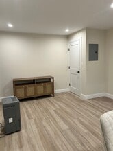 16 Ocean Ave in East Quogue, NY - Building Photo - Building Photo