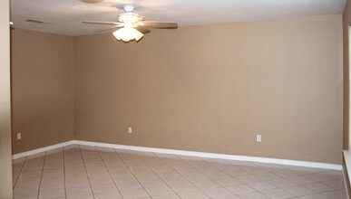 22714 State Hwy 71 in Spicewood, TX - Building Photo - Building Photo