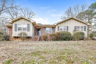 3432 Crayrich Dr in Birmingham, AL - Building Photo