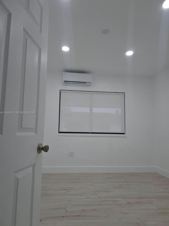 14410 NE 5th Pl in Miami, FL - Building Photo - Building Photo