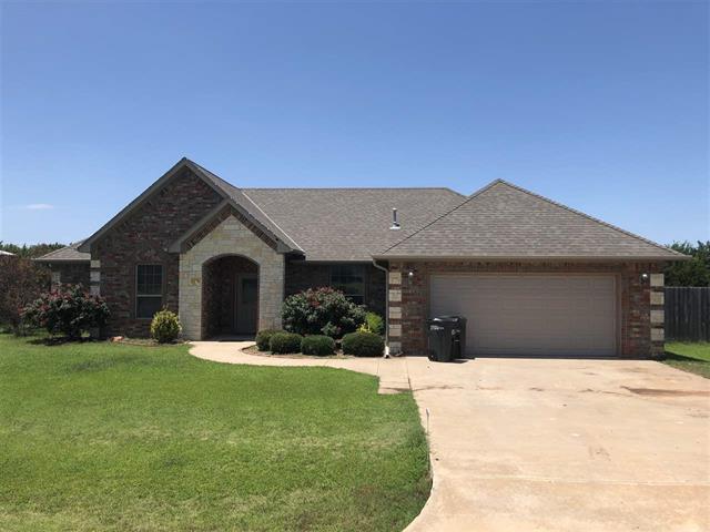 107 Blackberry Rd in Elgin, OK - Building Photo