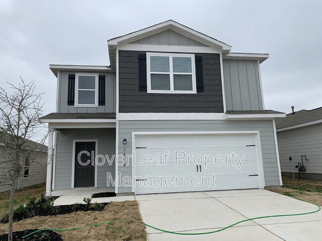 3882 Trail de Paris in New Braunfels, TX - Building Photo - Building Photo