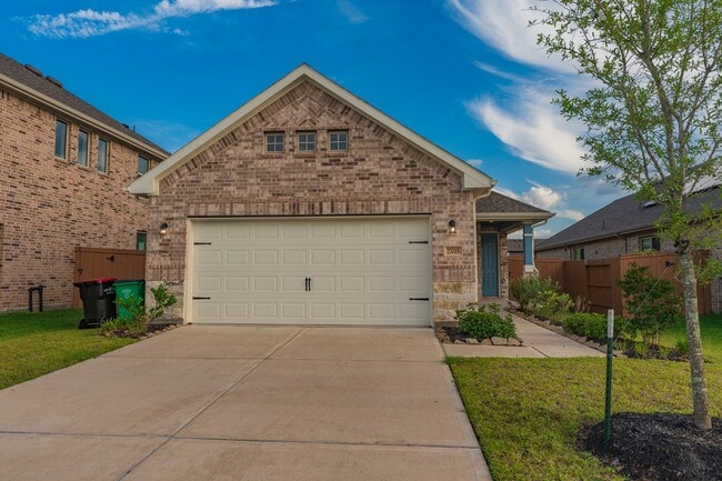 property at 27015 Bel Air Pt Ln