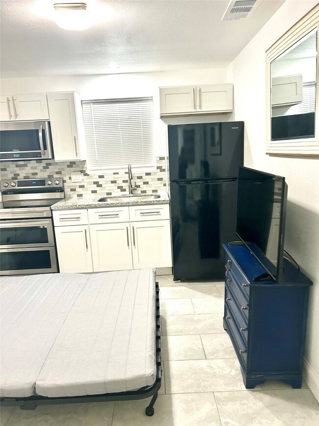 8006 Avenue B in Houston, TX - Building Photo - Building Photo