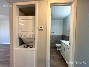 3633 Walnut St-Unit -208 in Kansas City, MO - Building Photo - Building Photo