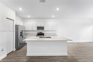 4612 Hollister Ave in Greenacres, FL - Building Photo
