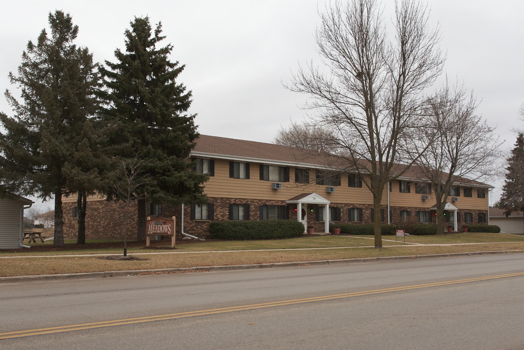 The Meadows in West Bend, WI - Foto de edificio