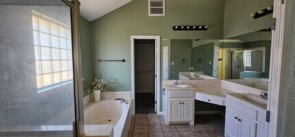 6027 100th St in Lubbock, TX - Building Photo - Building Photo