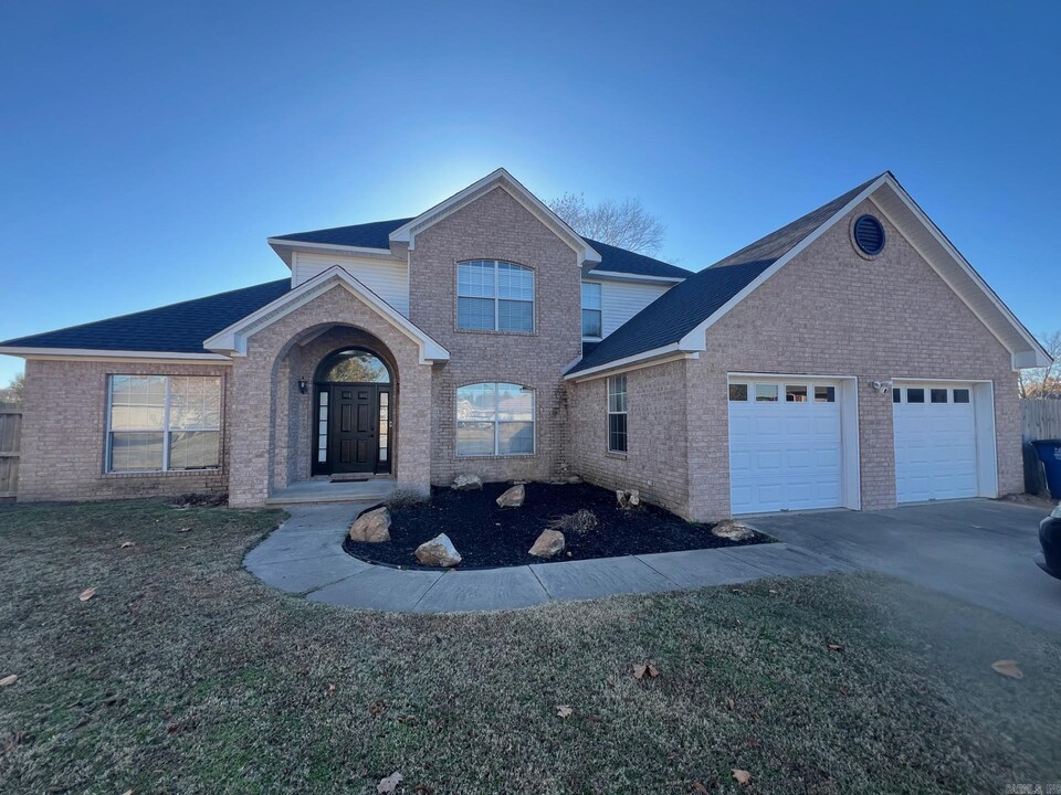 13820 Broadstone Cove in North Little Rock, AR - Building Photo