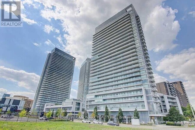 30-2030 Herons Hl Wy in Toronto, ON - Building Photo - Building Photo