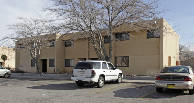 140 General Bradley St NE in Albuquerque, NM - Building Photo - Building Photo