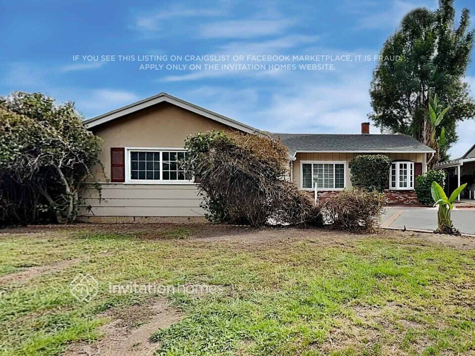 14230 Enadia Way in Los Angeles, CA - Foto de edificio