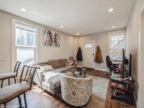 1305 W Barry Ave in Chicago, IL - Building Photo - Building Photo