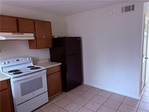 890 E Cherry St in Jesup, GA - Building Photo - Building Photo