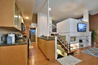 250 SE Park St in Dania Beach, FL - Building Photo - Building Photo